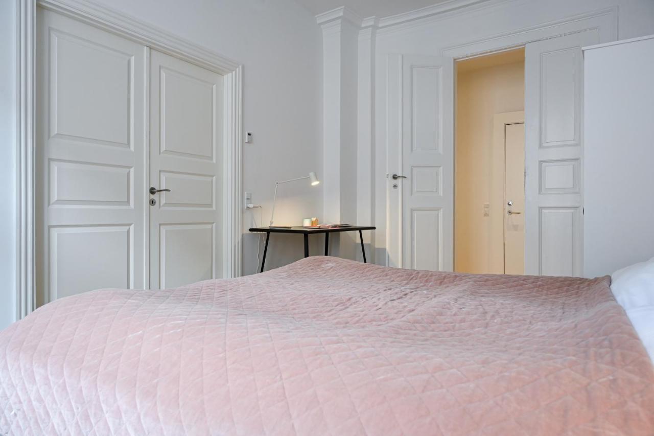 Sanders Arrow - Chic Three-Bedroom Apartment In The Middle Of Копенгаген Екстер'єр фото