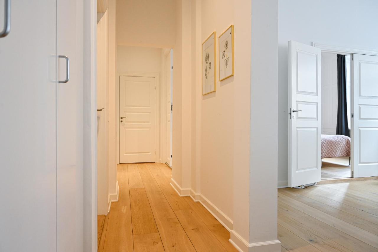 Sanders Arrow - Chic Three-Bedroom Apartment In The Middle Of Копенгаген Екстер'єр фото