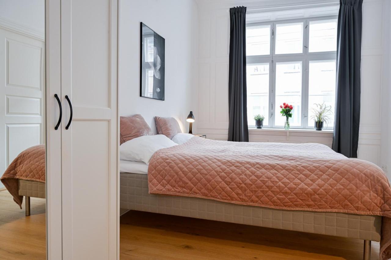Sanders Arrow - Chic Three-Bedroom Apartment In The Middle Of Копенгаген Екстер'єр фото